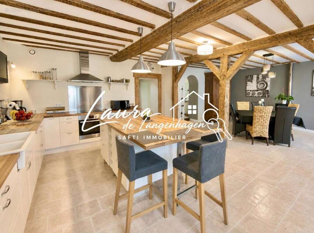 Maison 190 m² à La Ferte-Bernard  - photo 2