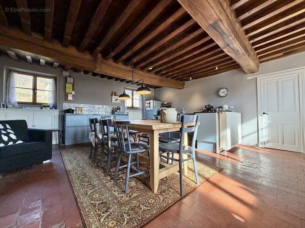 Maison à MONTSAUCHE-LES-SETTONS