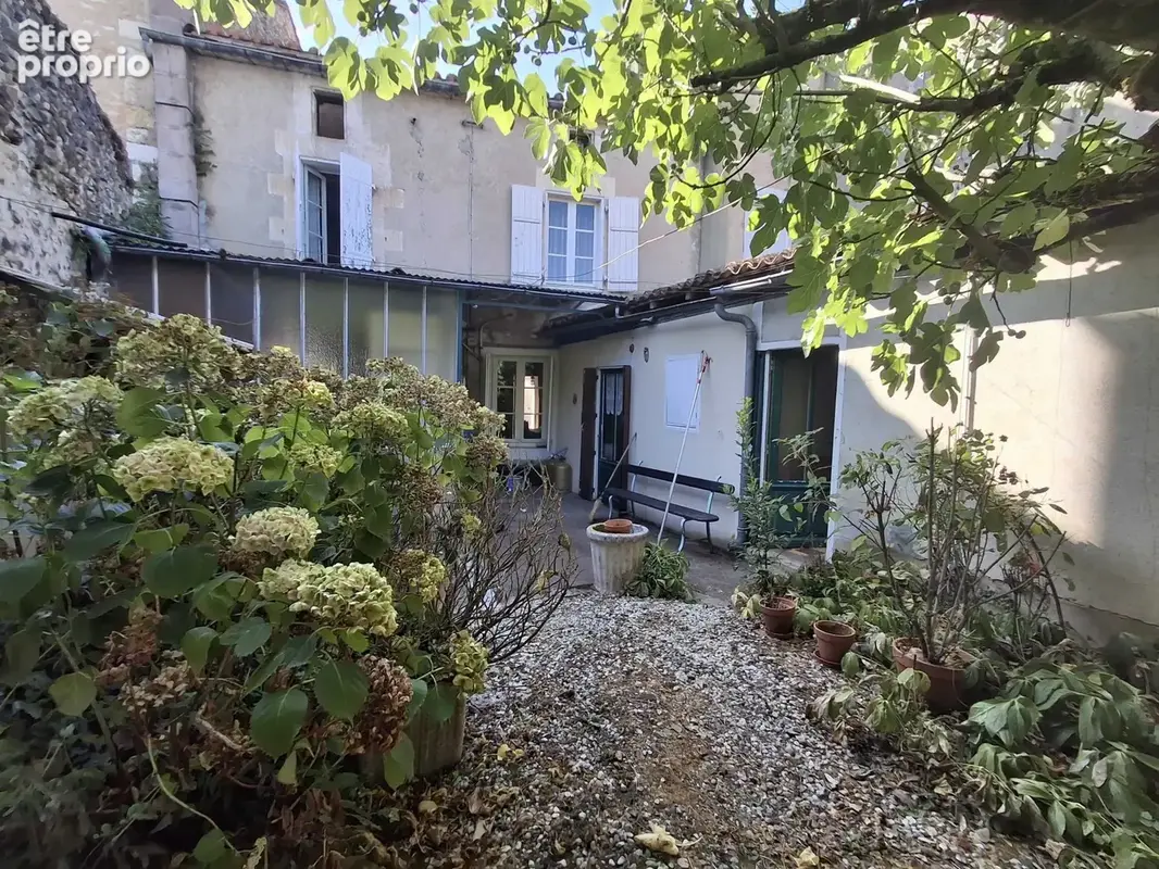 Photo Maison à Chasseneuil-Sur-Bonnieure au prix de 119 840€