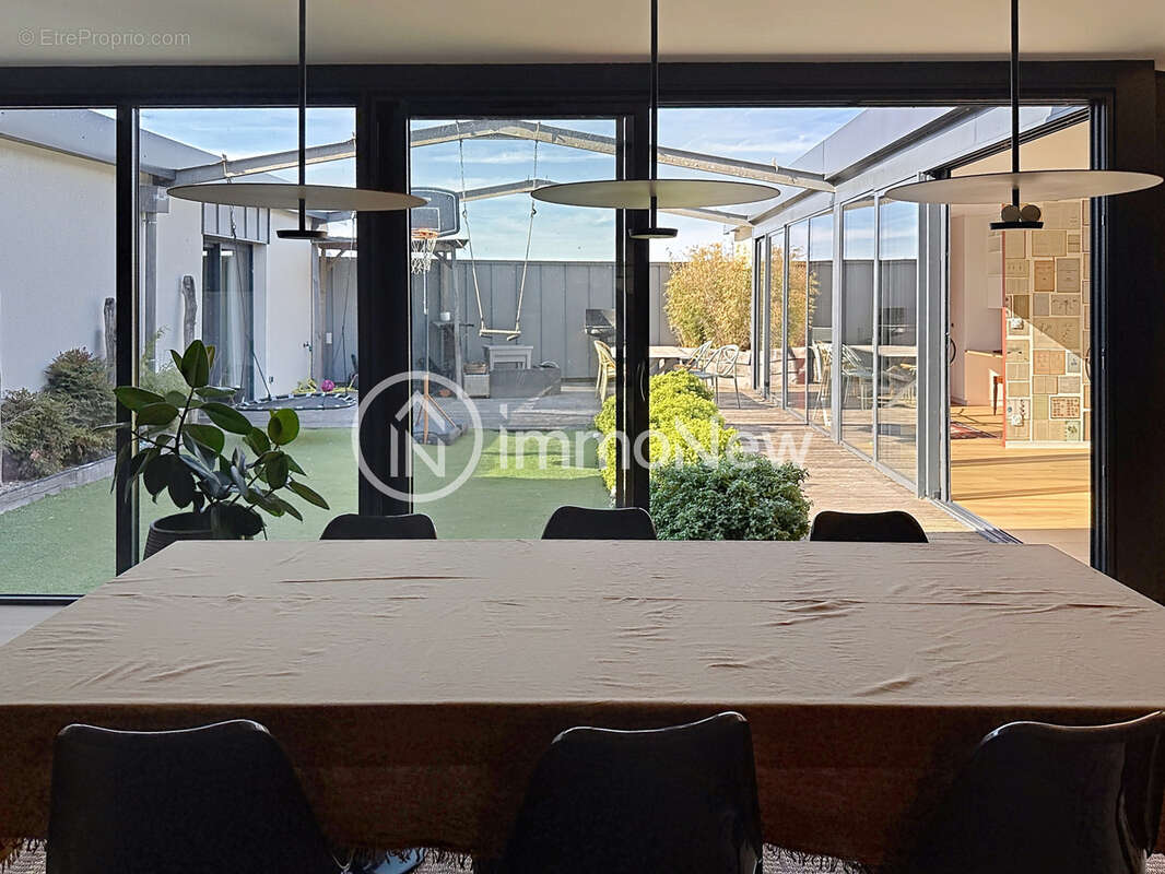 Maison de plain pied 244 m2 centre ville Avranches - photo 6