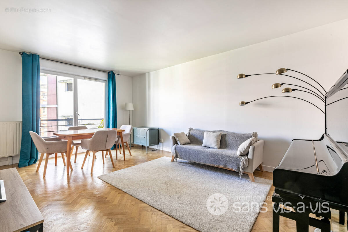 Appartement à COURBEVOIE
