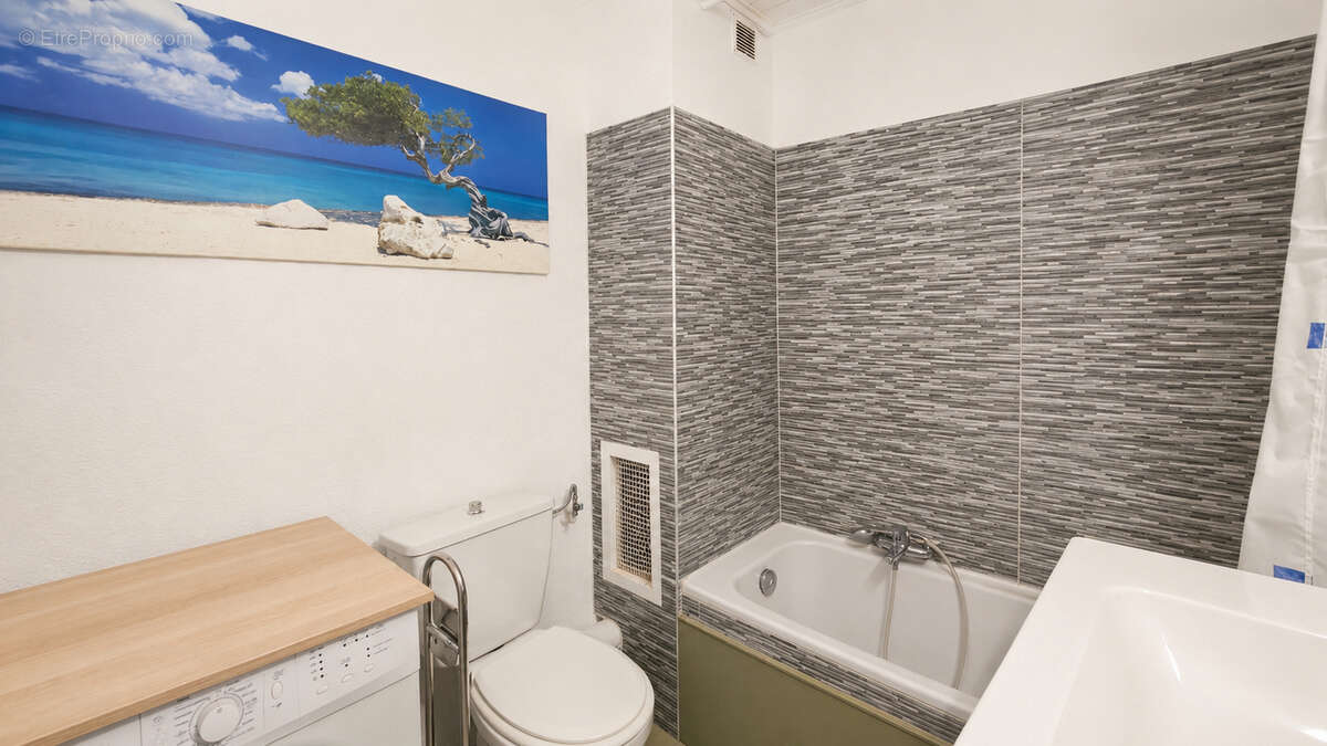 Studio apercu mer en dernier etage d'une residence avec piscine - photo 8