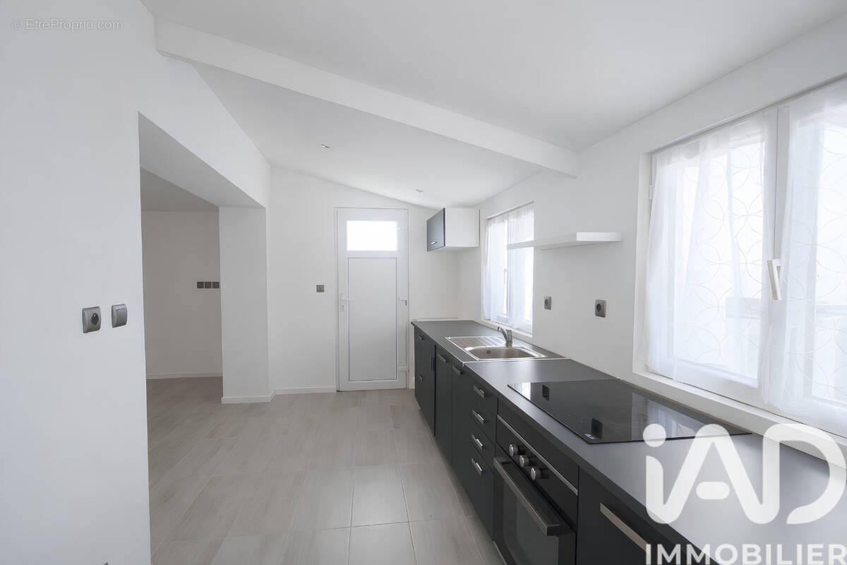 Photo 1 - Maison à SAINT-PIERRE-LAVAL