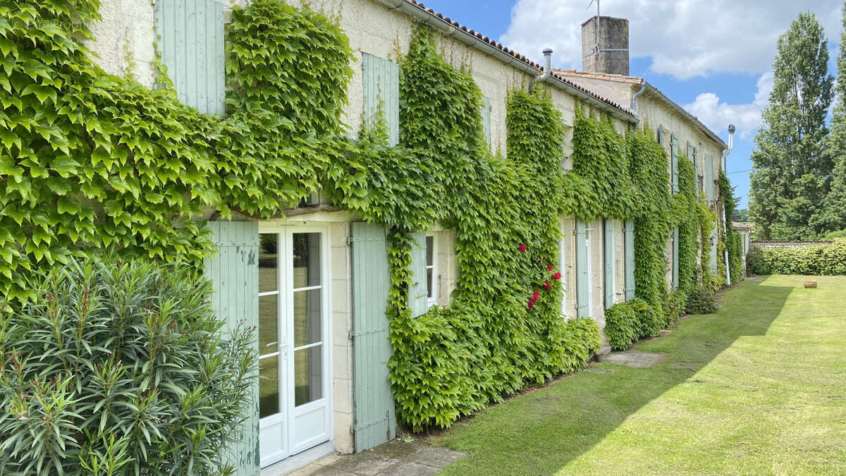 Maison à MORTAGNE-SUR-GIRONDE
