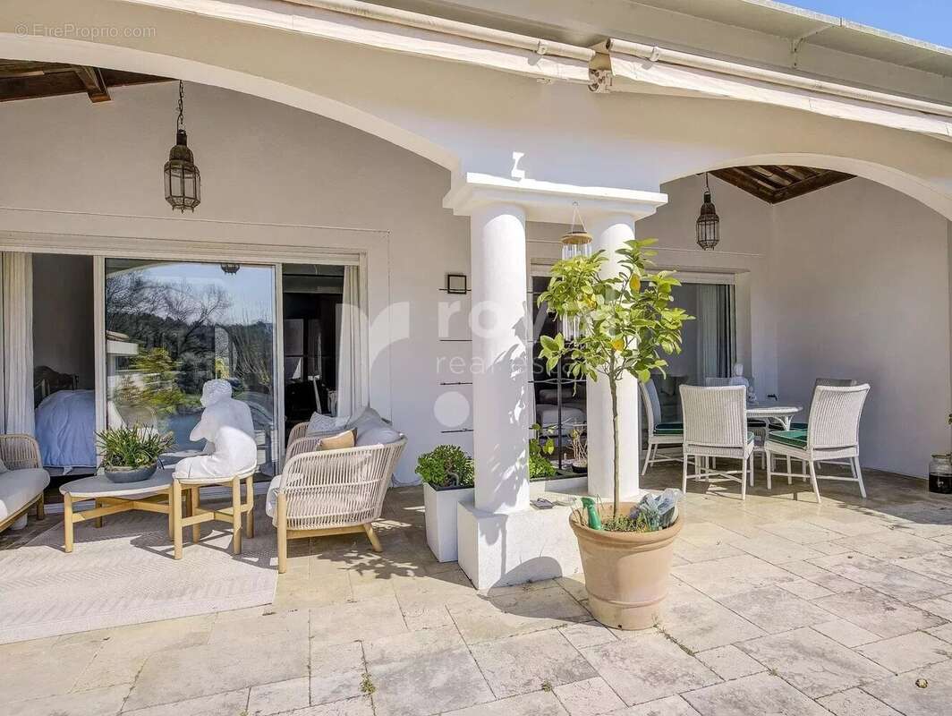 Maison à MOUGINS