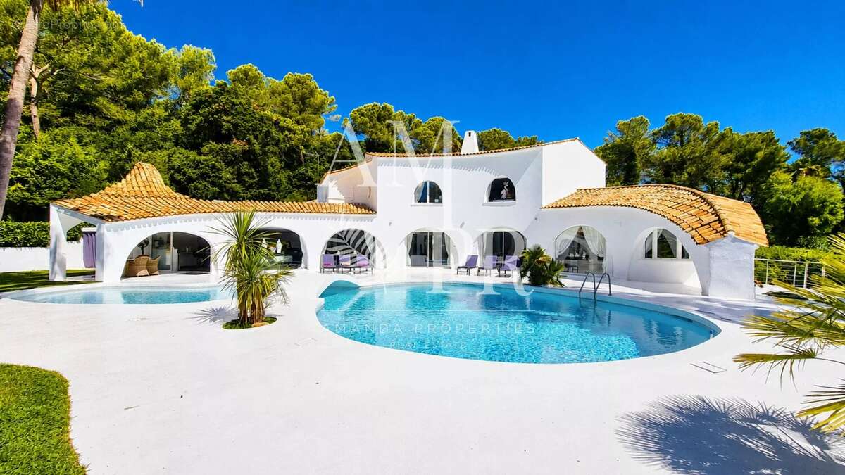 Villa de style – domaine privé fermé – sécurité 24h/24 et 7j/7 – rénovée en 2025 - photo 3