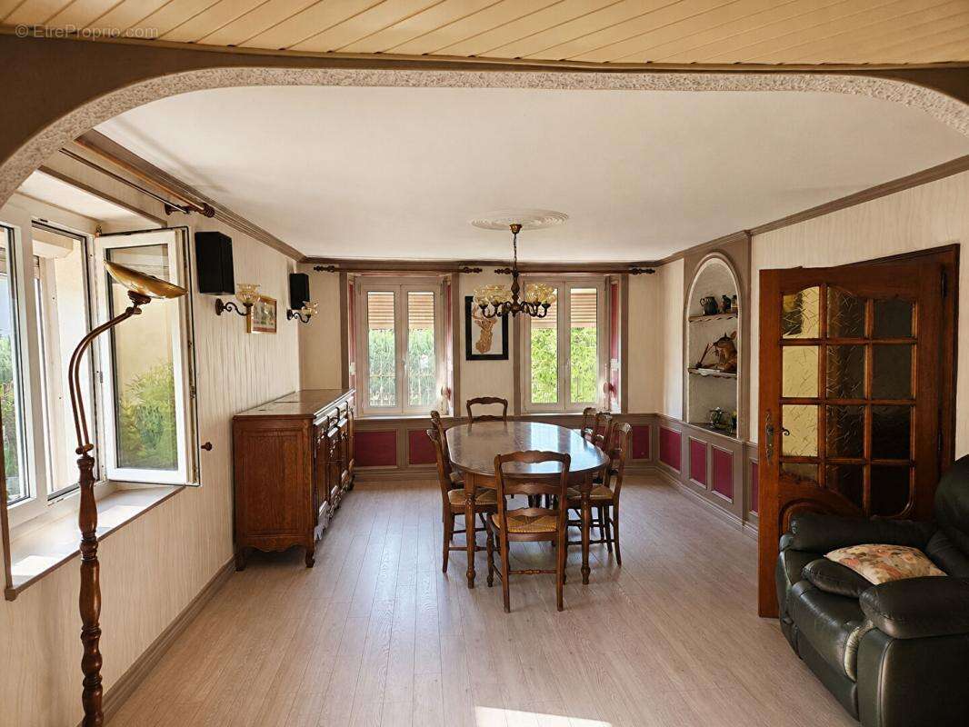 CORCIEUX - Une grande maison familiale au coeur des Vosges, avec jardin, garages et toutes les commodités à pied - photo 2