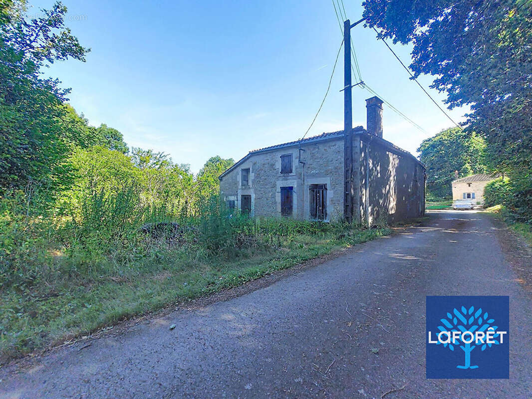Authentique maison en pierre à la campagne ? Un véritable havre de paix à fort potentiel - photo 2