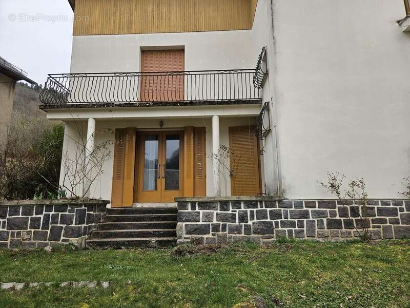 Maison à ORCIVAL