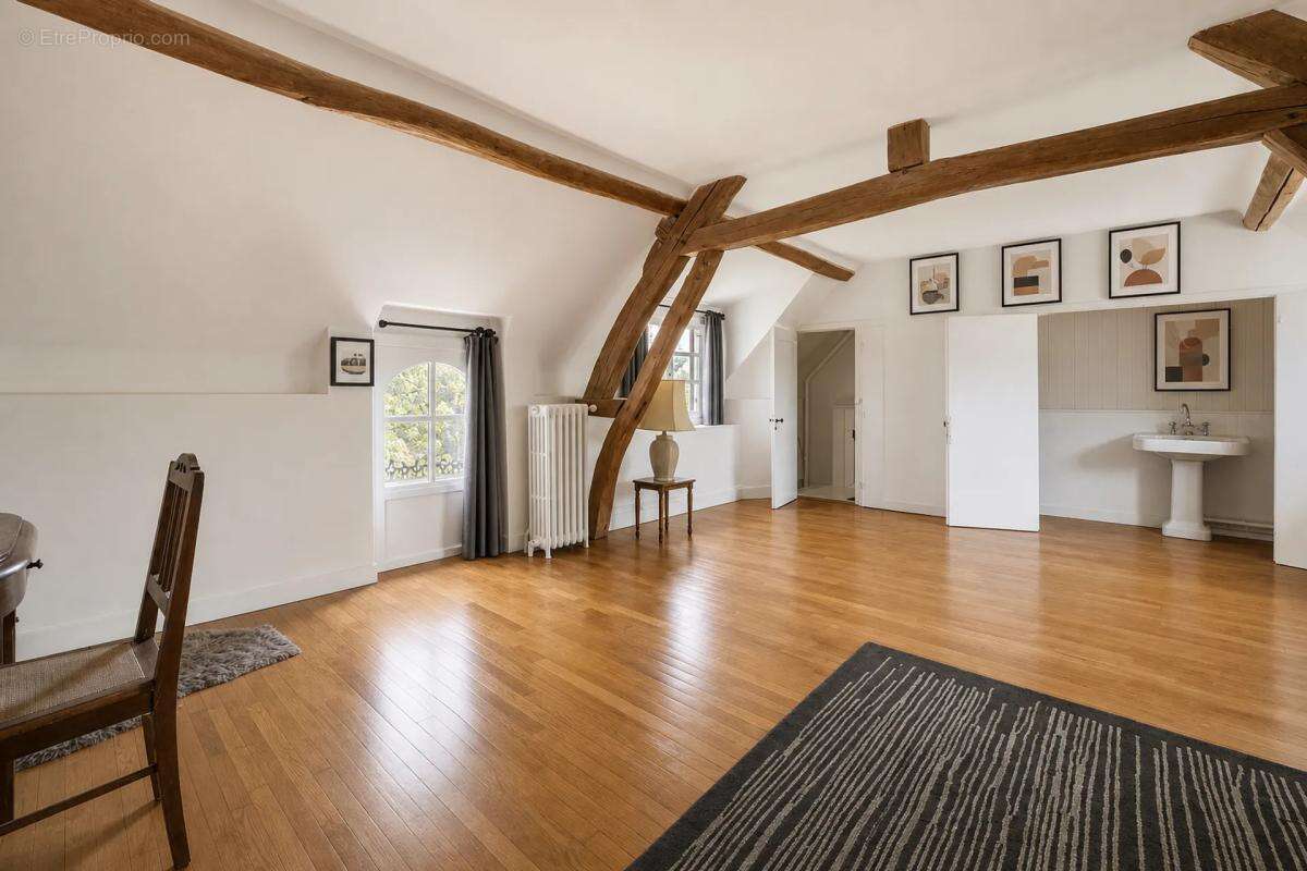 Maison à CROISILLES