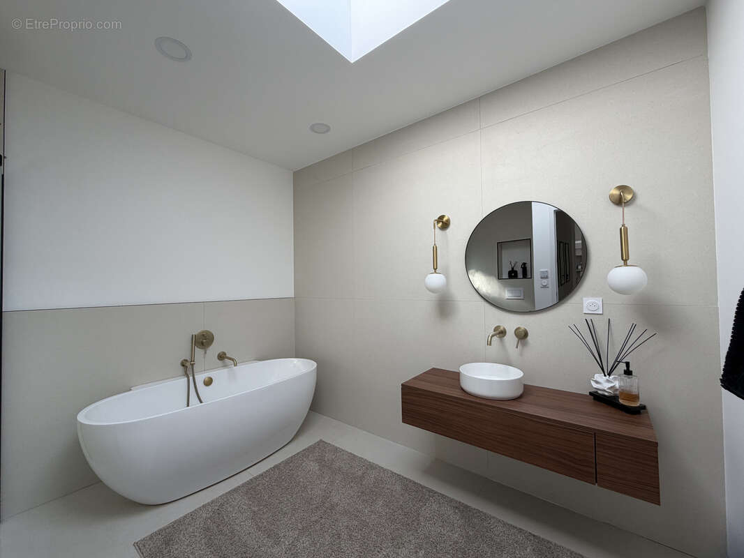 Maison à SAINT-BARTHELEMY-D&#039;ANJOU