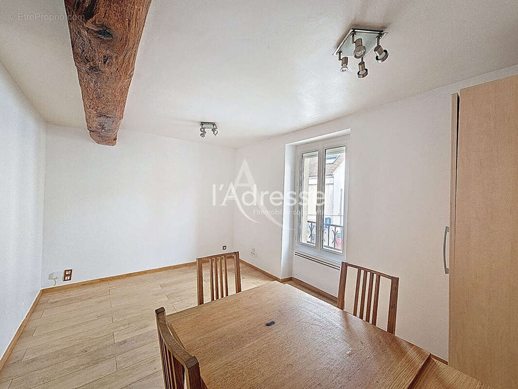 Appartement à NANTEUIL-LES-MEAUX