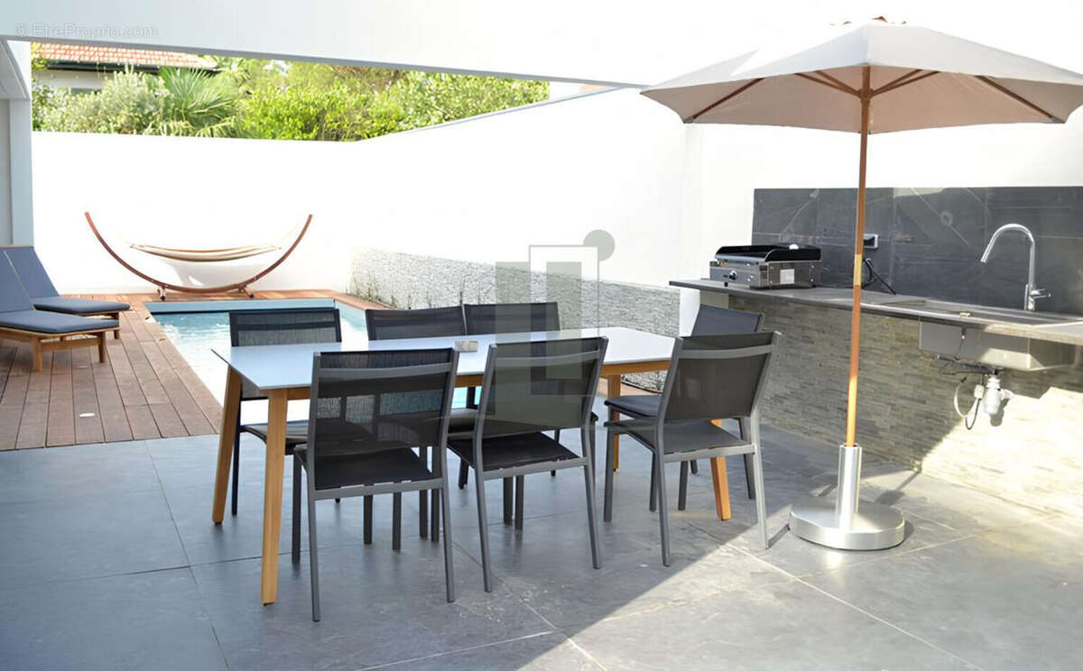Villa contemporaine de180 m² avec piscine, quartier calme - photo 5