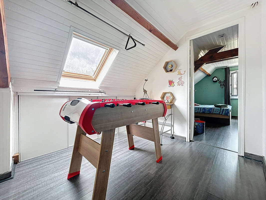 Maison à SAINT-PANTALEON-DE-LARCHE