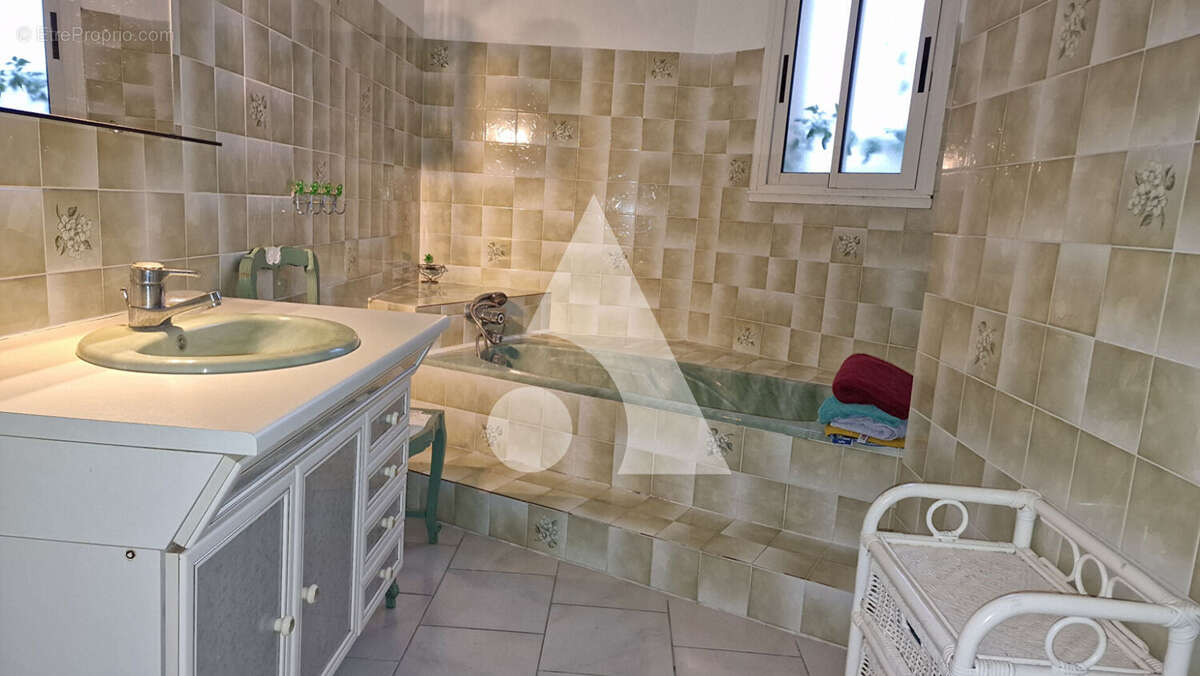 Maison La Tremblade 6 pièces 200m2 avec véranda. - photo 11