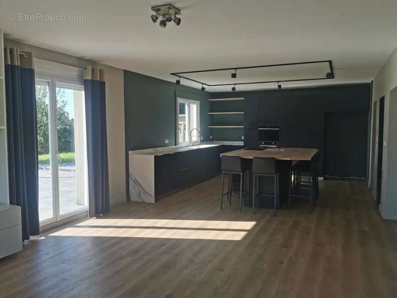 Maison à DREMIL-LAFAGE