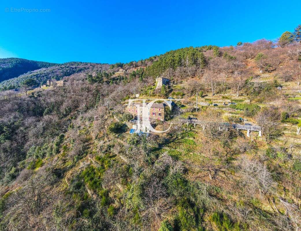 Maison à LABLACHERE