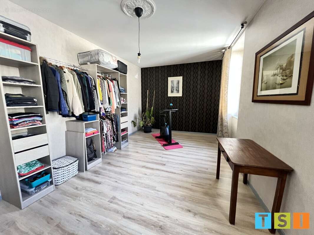 Maison à MONTREJEAU