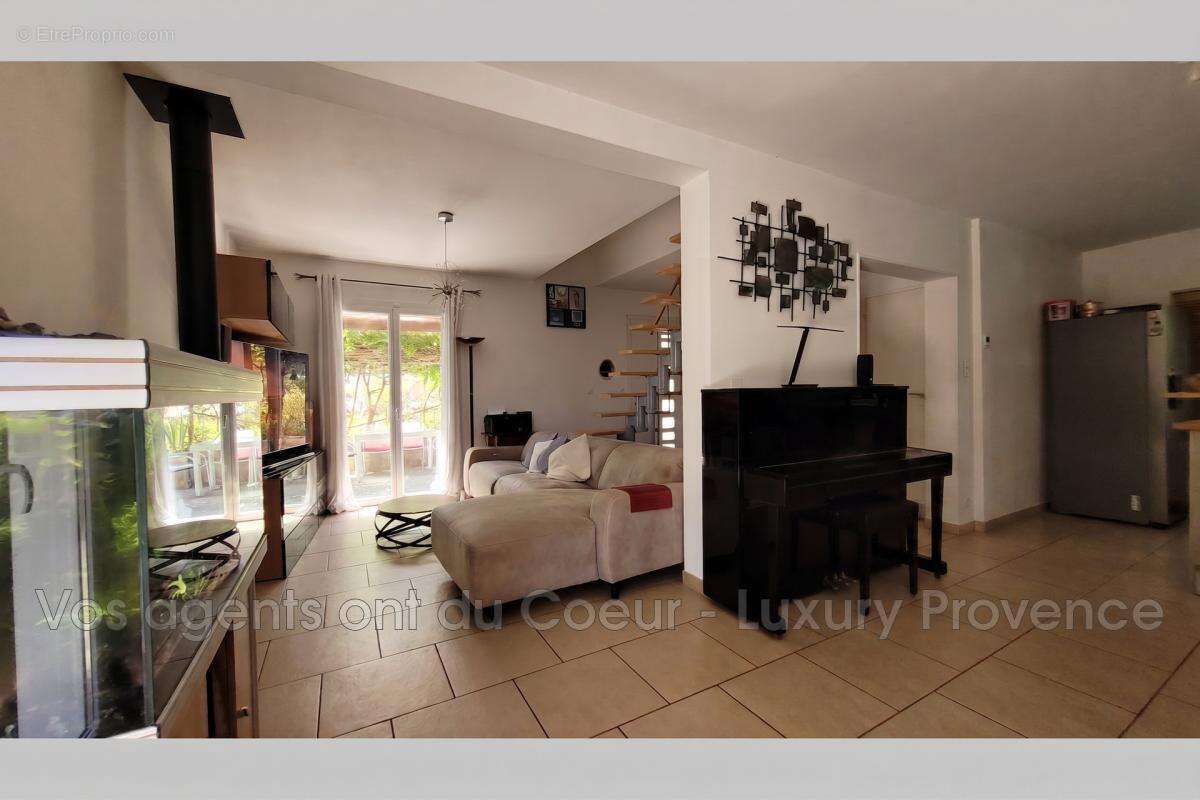 vente maison 6 Pièce(s) - photo 5