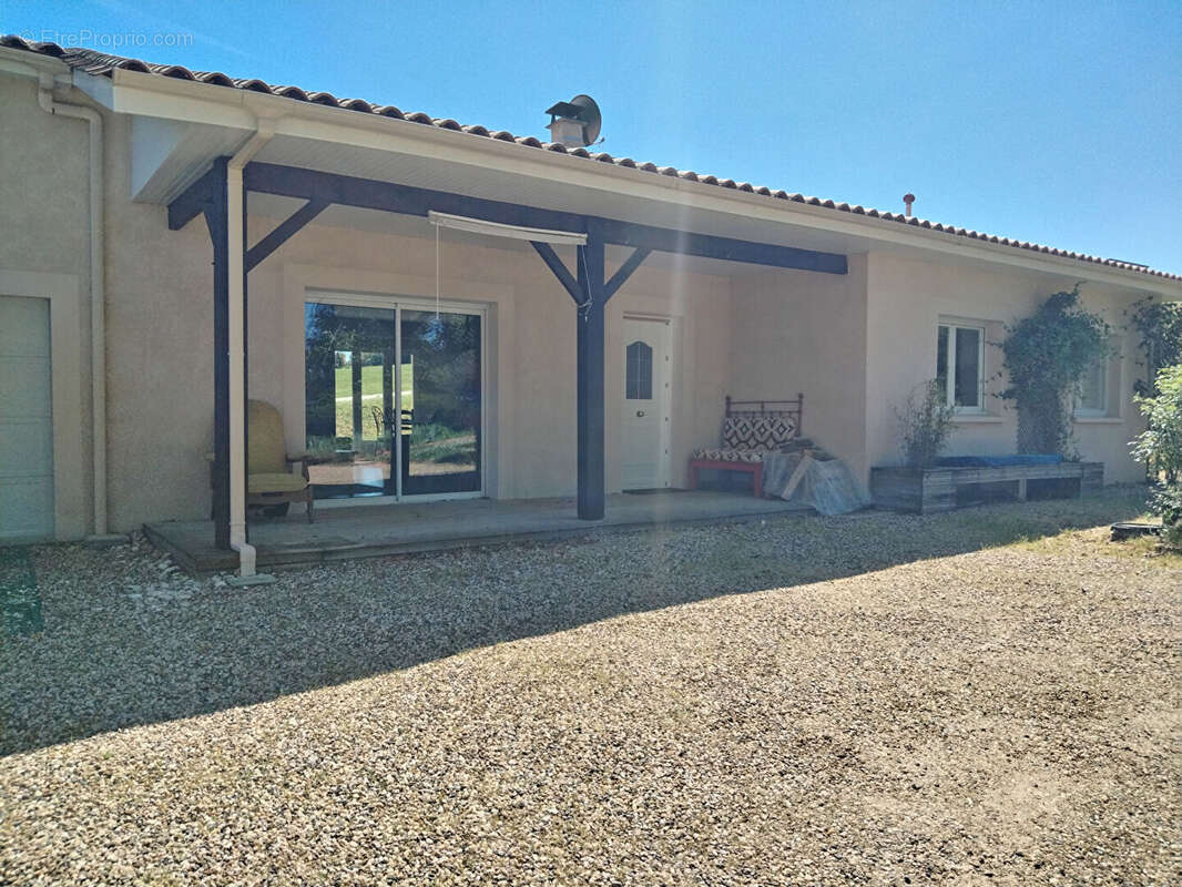 Maison à MENESPLET
