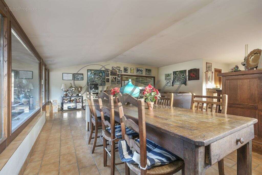 Maison à POIGNY-LA-FORET