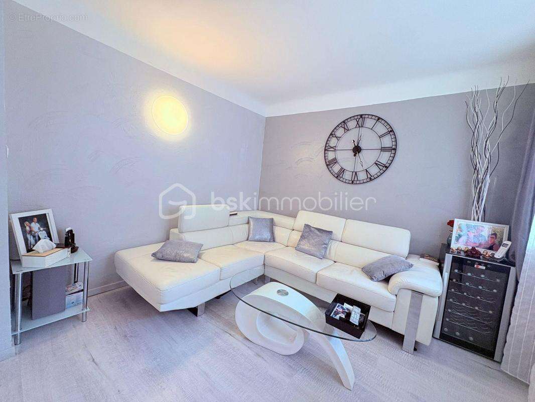 Grand 3/4 pièces traversant de 67 m² – parking privé – Pasteur, Nice - photo 3