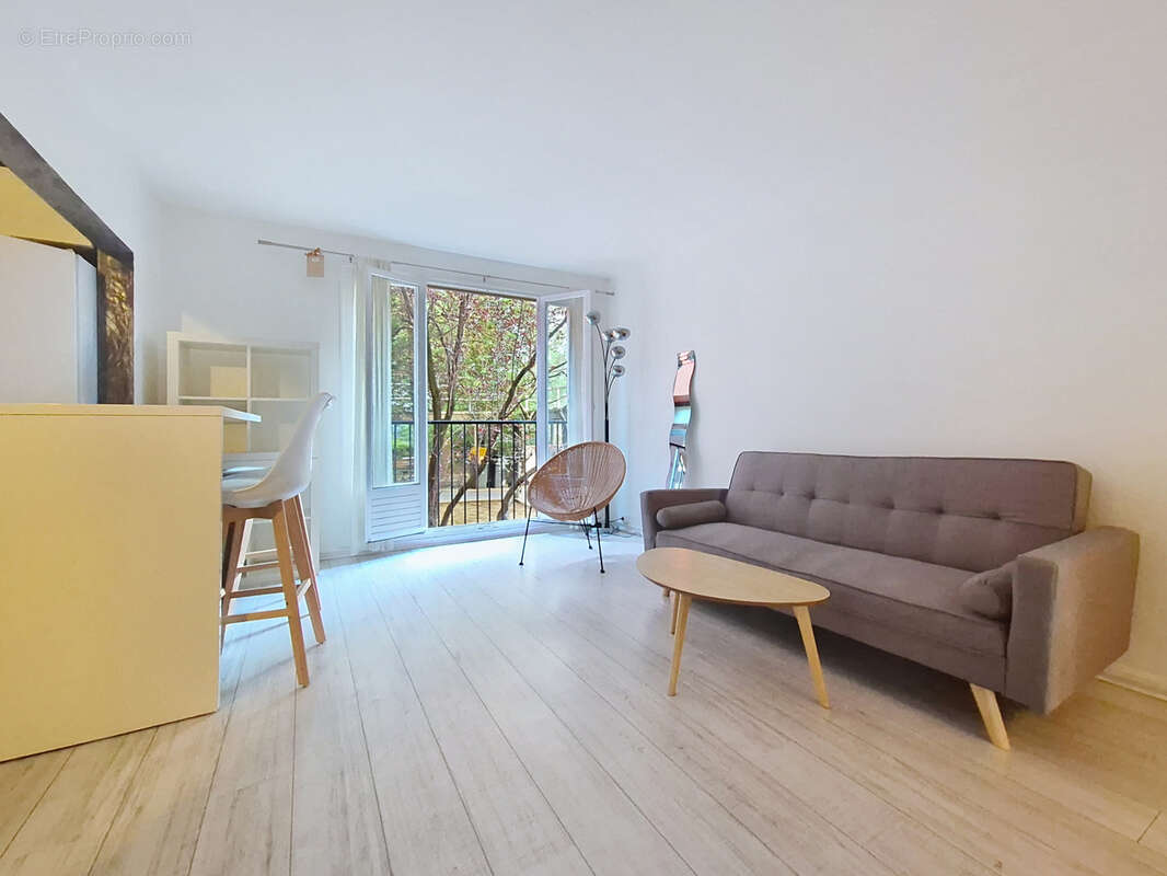 Appartement à PARIS-20E