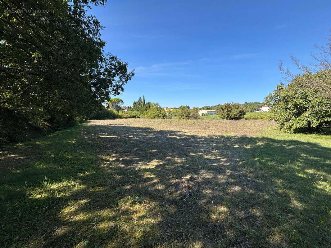 Terrain à GRIGNAN