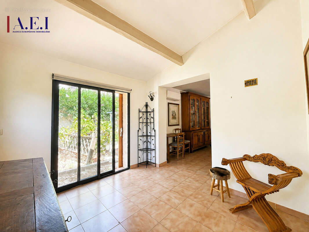 Six-Fours-Les-Plages - Villa individuelle avec jardin & garage - photo 12
