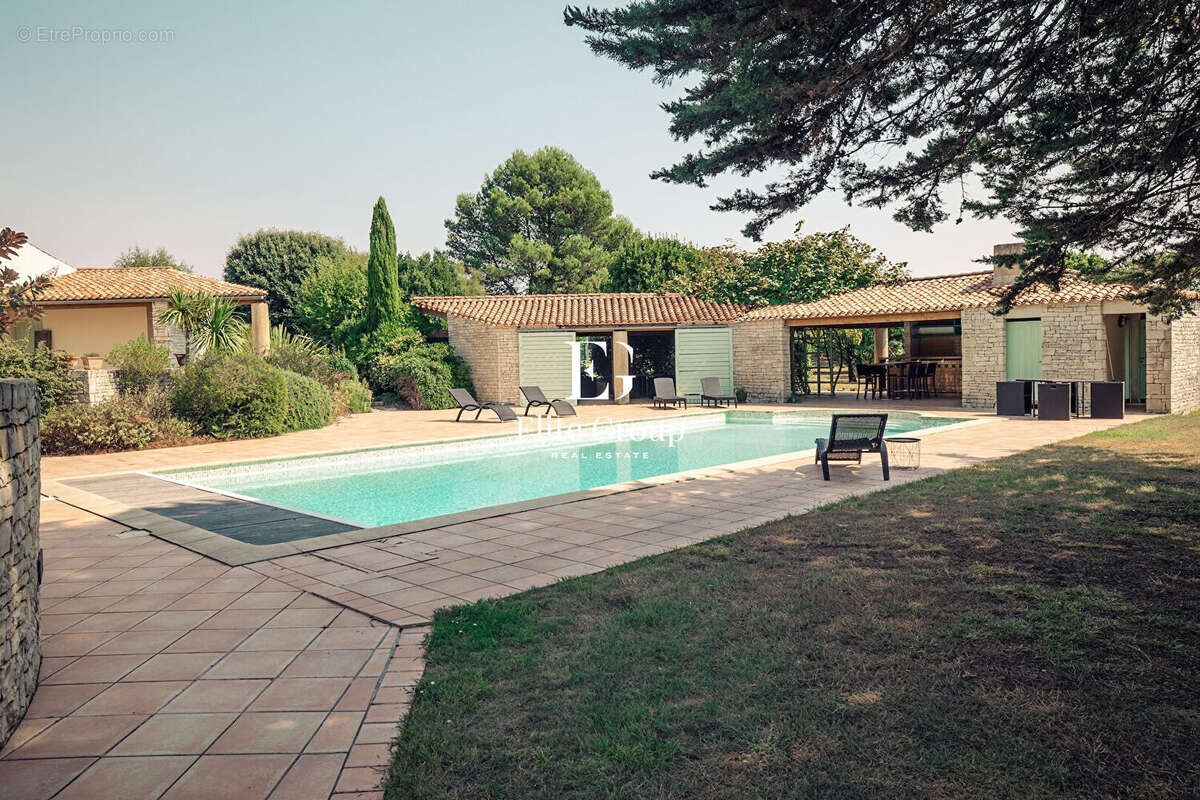 Villa d'exception à deux pas des plages et du centre-ville - photo 16
