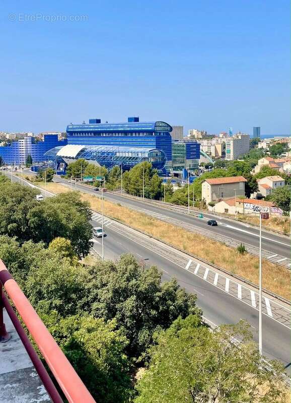 A vendre type 3 66 m2 dernier etage marseille 13013 - photo 4