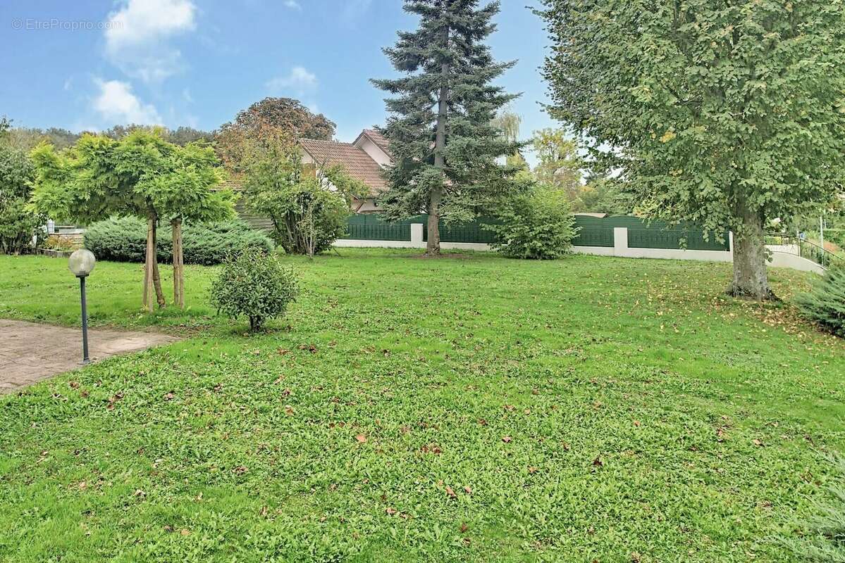 Maison à CHENS-SUR-LEMAN