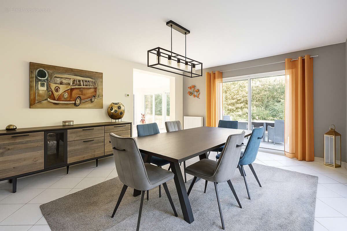 Maison à NEAUPHLE-LE-CHATEAU