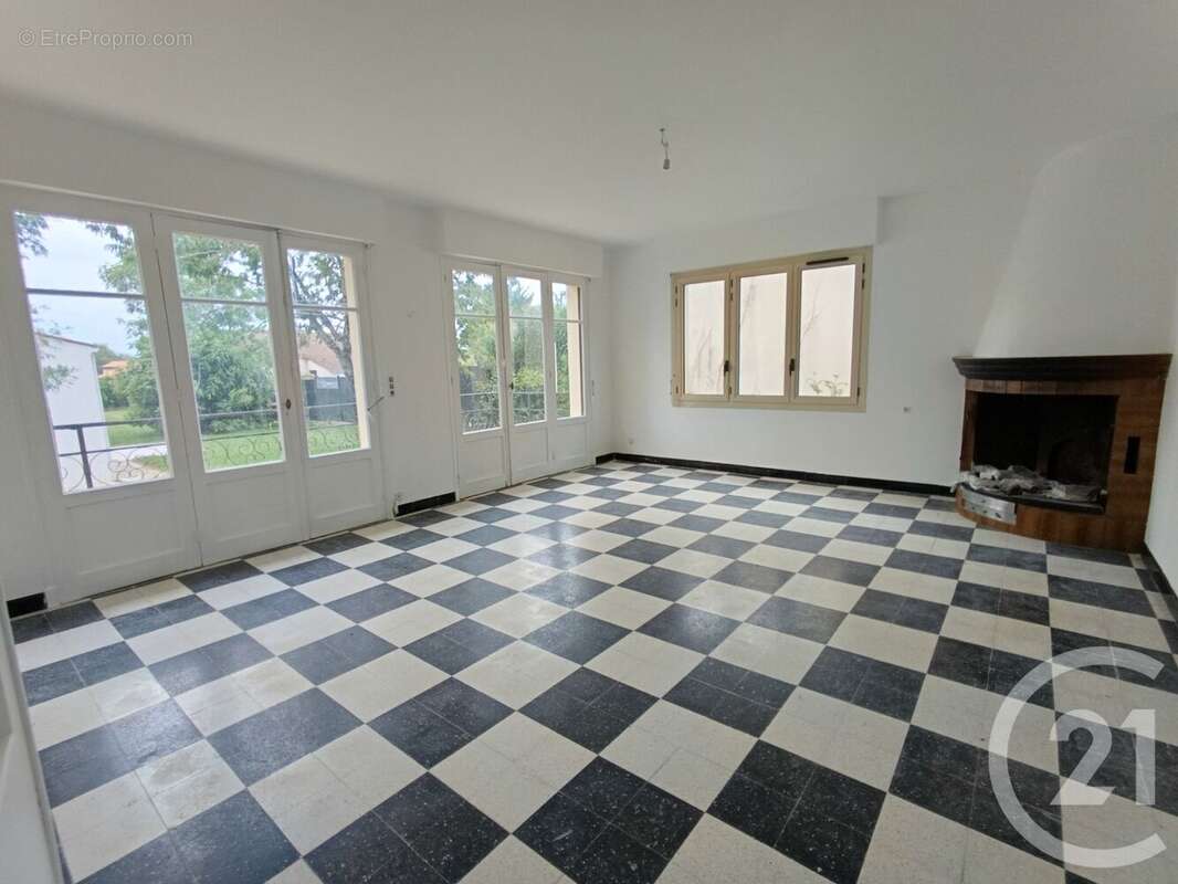 Maison à MESCHERS-SUR-GIRONDE