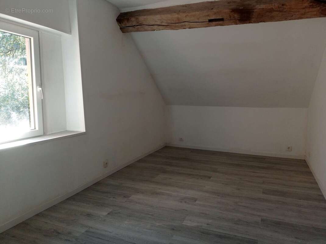 Maison à MONTIGNY-MONTFORT