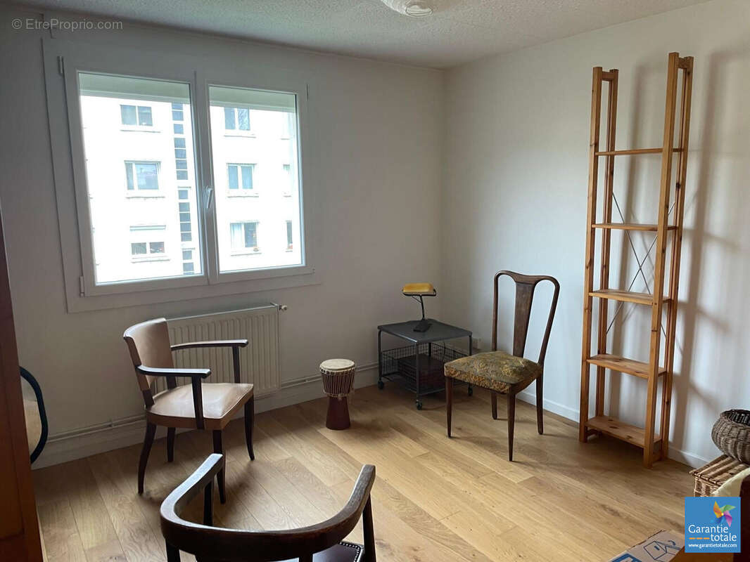 SALON - Appartement à MONTREUIL