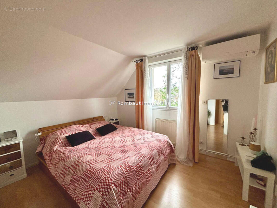 Maison à LA CELLE-SAINT-CLOUD