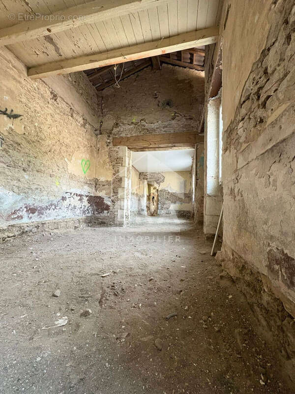 Maison à BRAYE-SOUS-FAYE