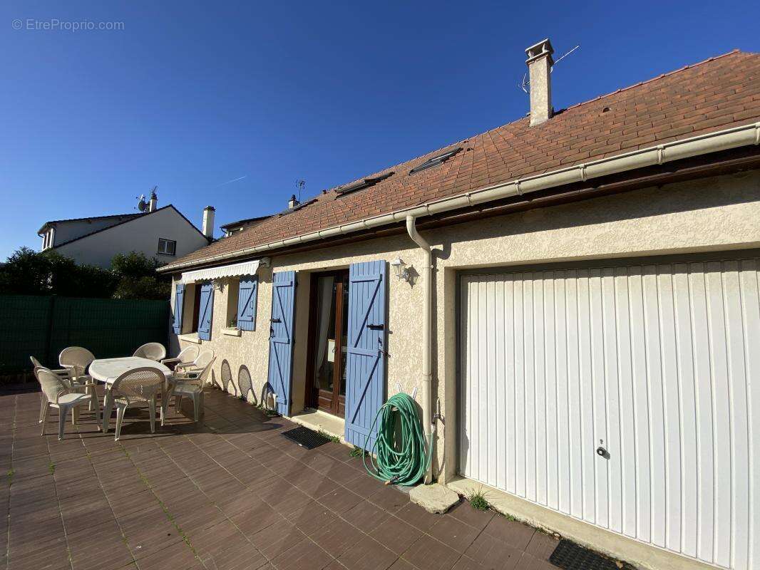 Maison à ROSNY-SUR-SEINE