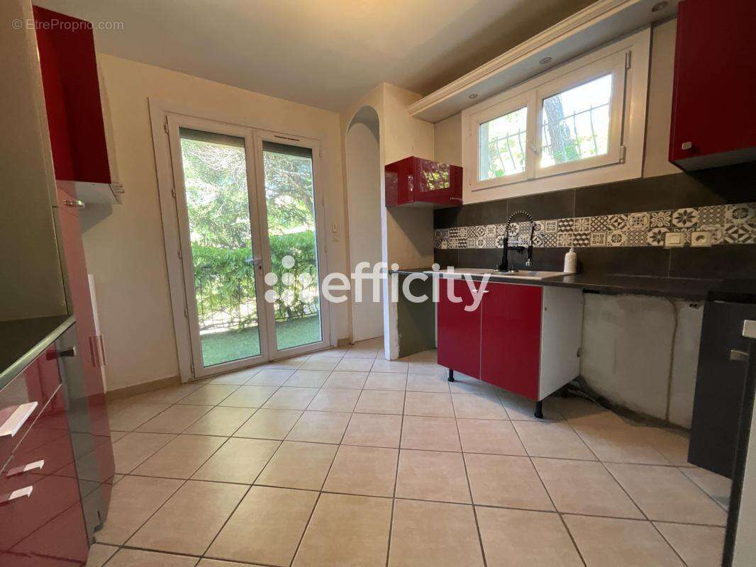 Maison 215 m² à Coux  - photo 11