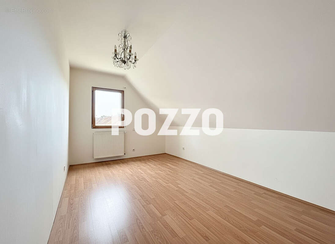 Maison 177 m² à Brehal  - photo 9