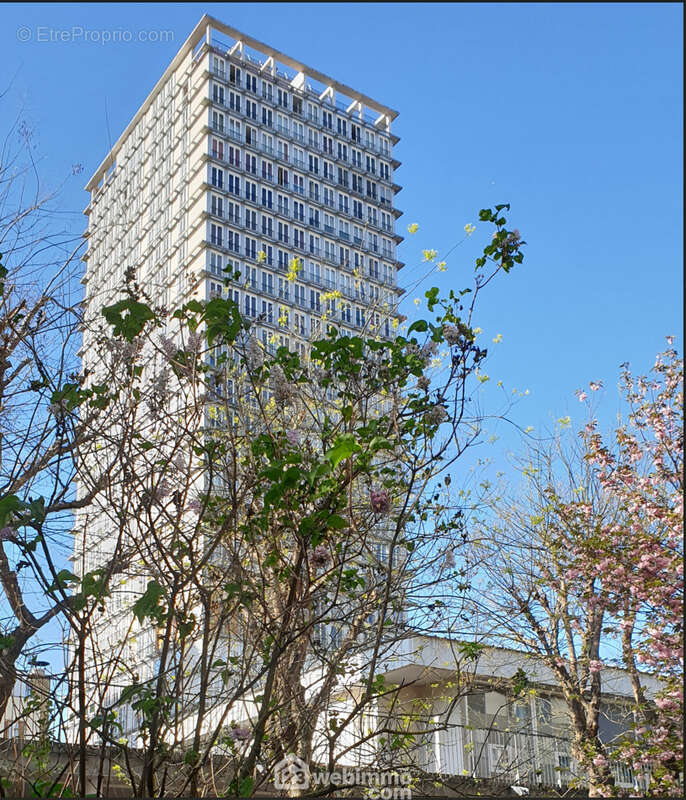 La localisation est idéale, proche de toutes commodités et - Appartement à CHOISY-LE-ROI