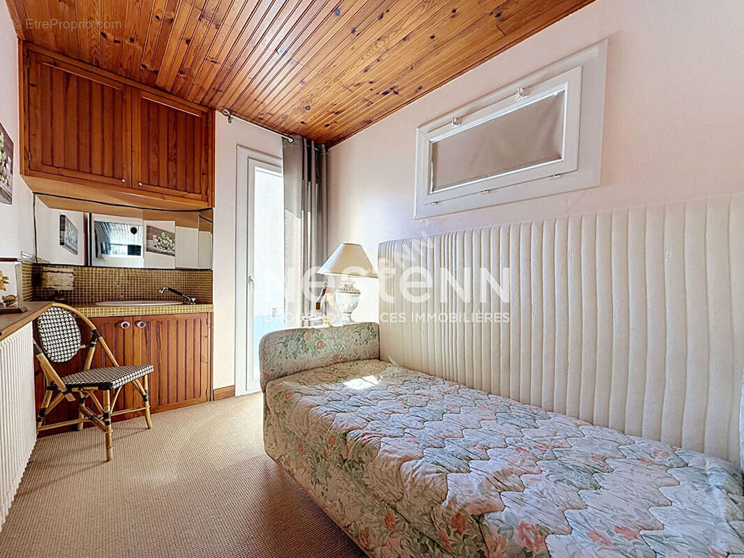 Port Camargue belle Marina de type P5 avec Appontement de 5.38M sur 15M - photo 11