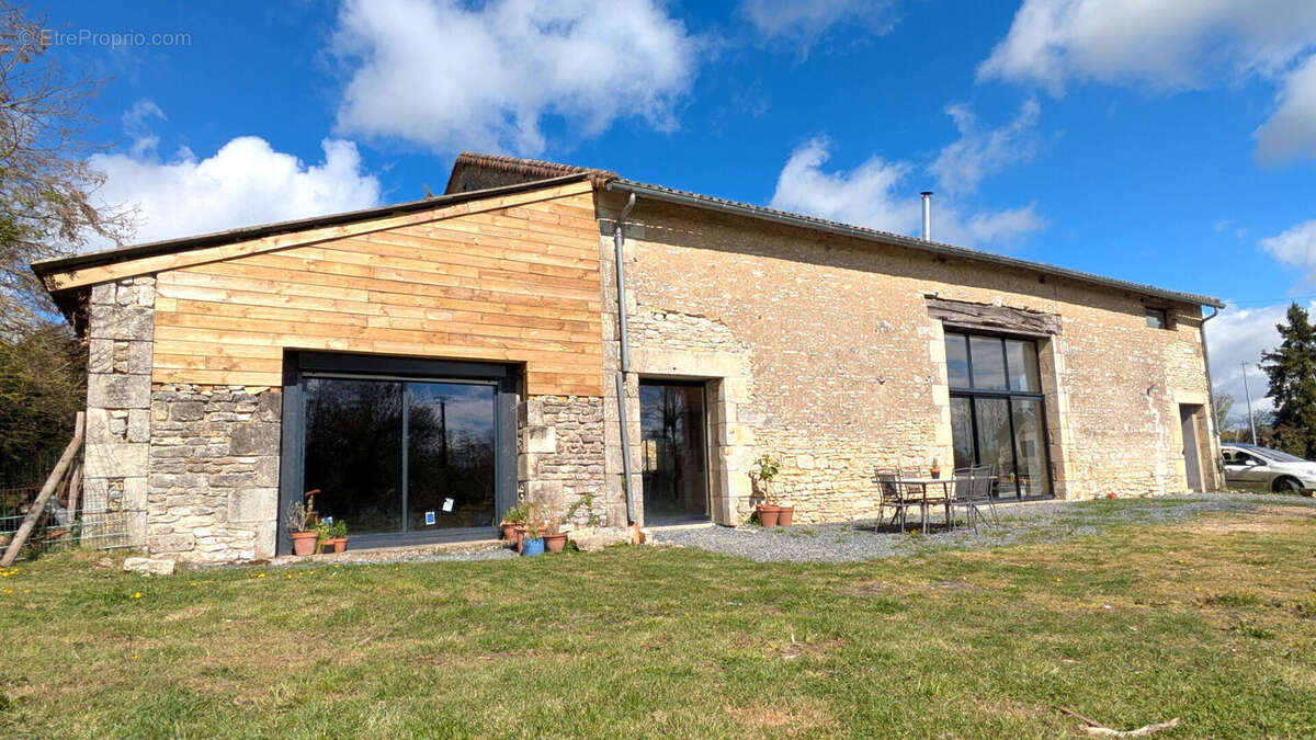 Maison à SAINT-MARTIN-L'ARS