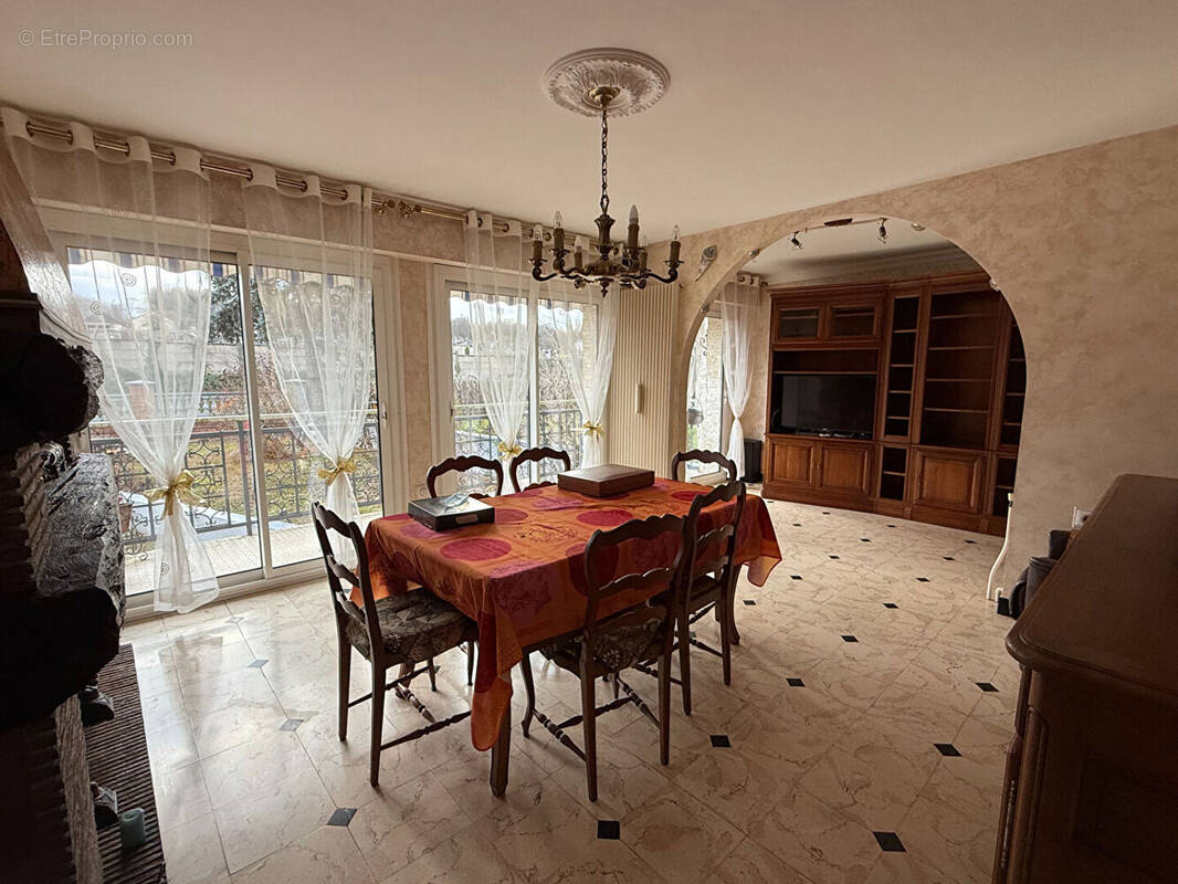 Maison à VRIGNE-AUX-BOIS