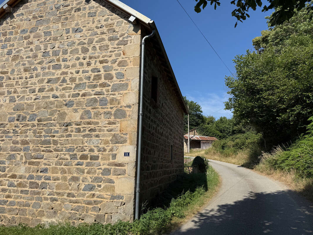 Auv 1225: Maison de caractère, grande grange, toits neufs, 1640m2 - photo 70