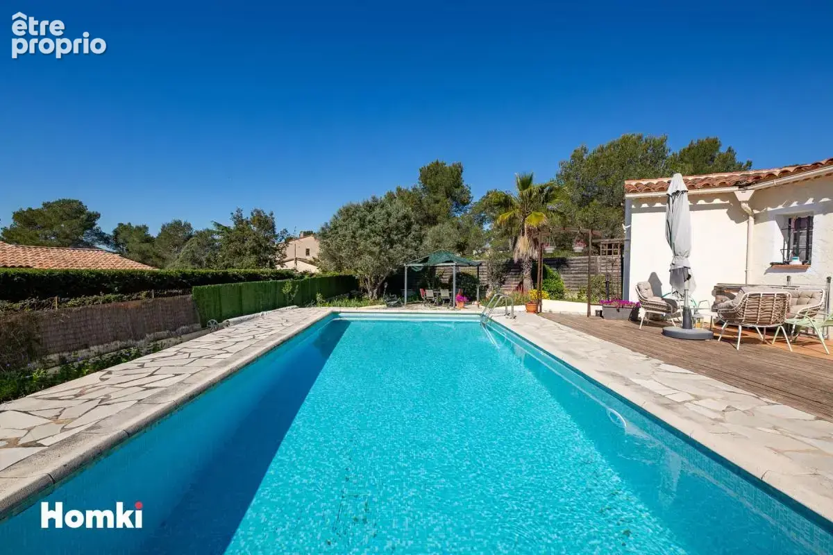 Maison à LE MUY