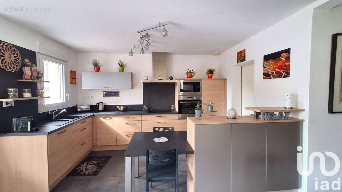 Photo 5 - Maison à MONTFERRAND-LE-CHATEAU