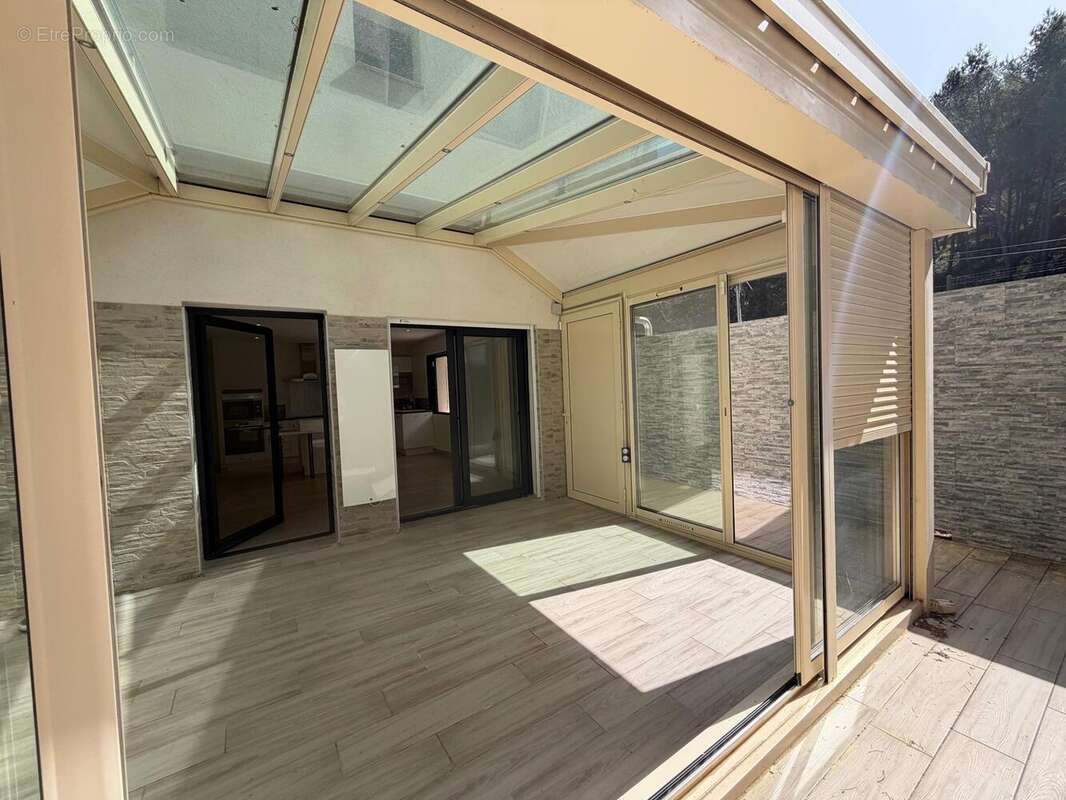 Photo 5 - Appartement à SEPTEMES-LES-VALLONS