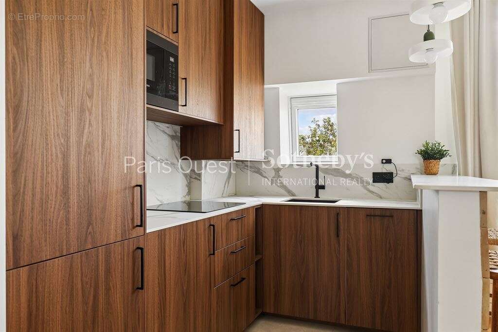 Appartement à PARIS-17E